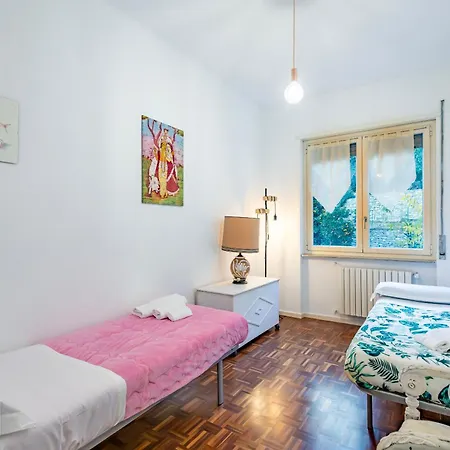 Balcony Flat Near The Center By Wonderful Italy Daire